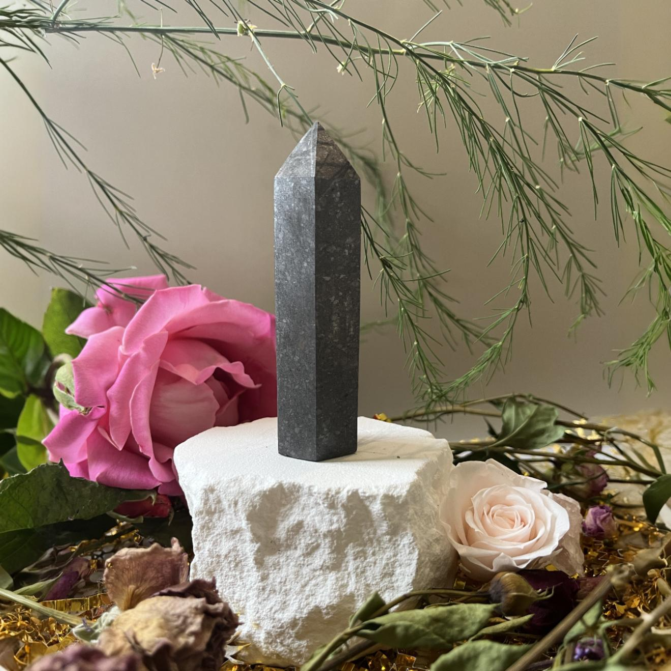 Tour de Shungite 8-10 cm