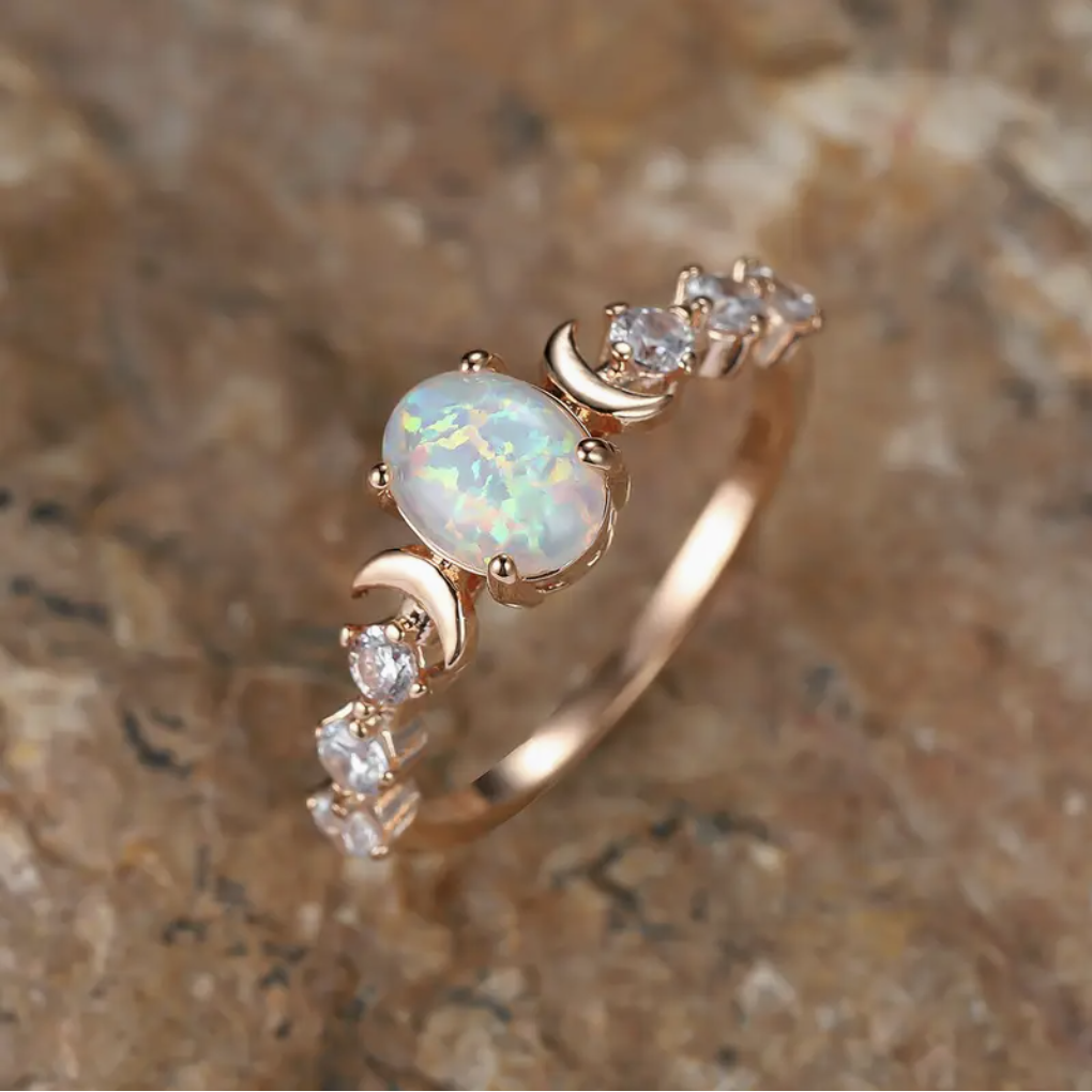 Bague élégante avec motif lune et étoile